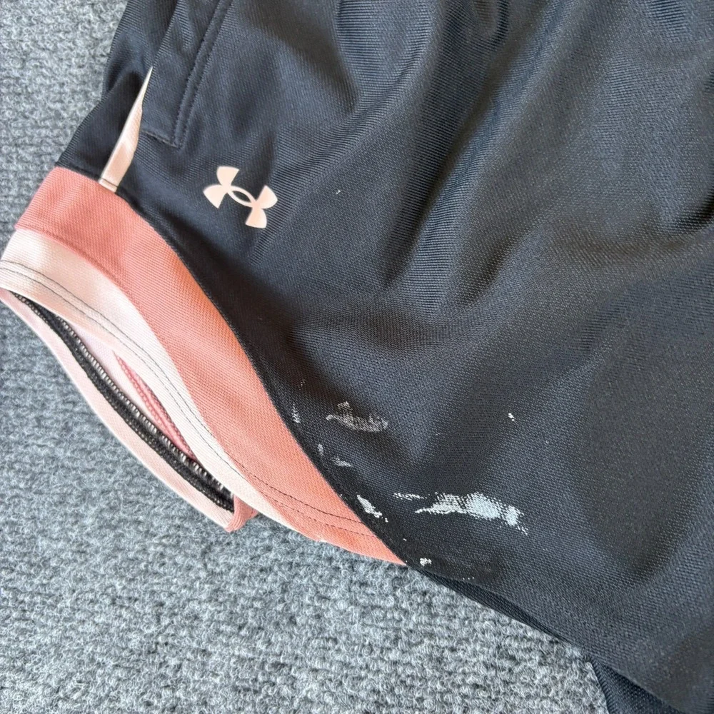 Under Armour Heatgear Athletic Shorts Womens 28x4 Black Logo Loose Fit Pockets